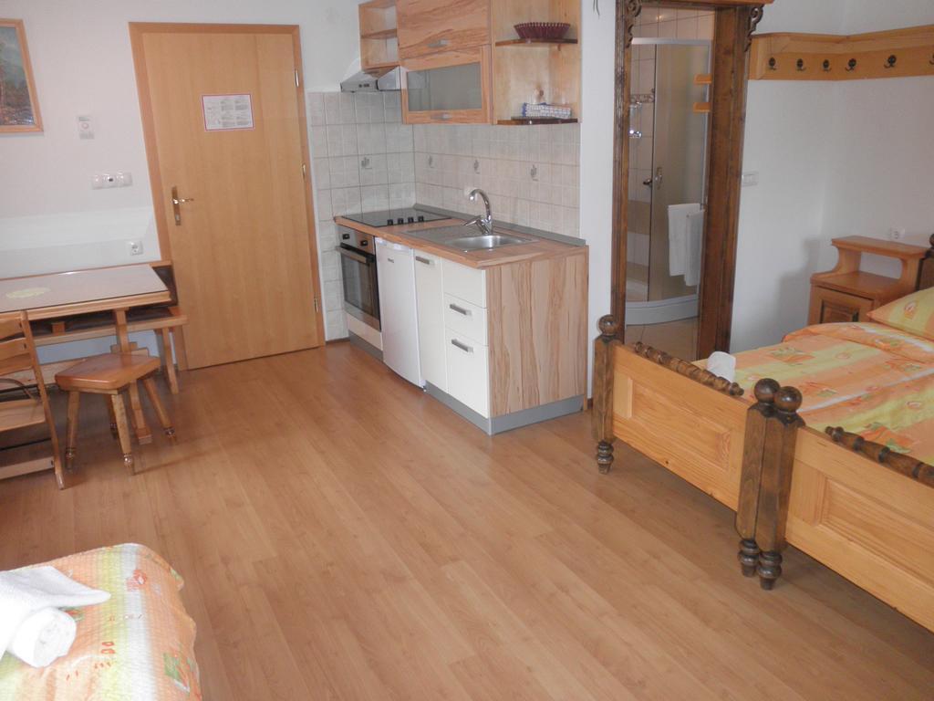 Apartments Cumar Церкно Экстерьер фото